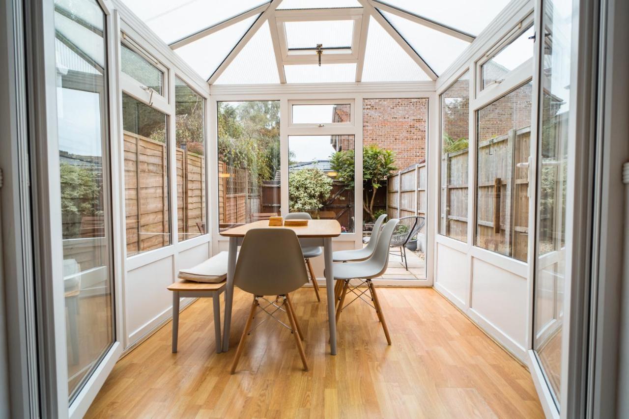 Villa Beautiful Town House With Private Garden And Patio Canford Magna Exterior foto