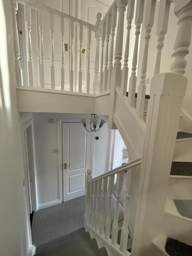Villa Beautiful Town House With Private Garden And Patio Canford Magna Exterior foto
